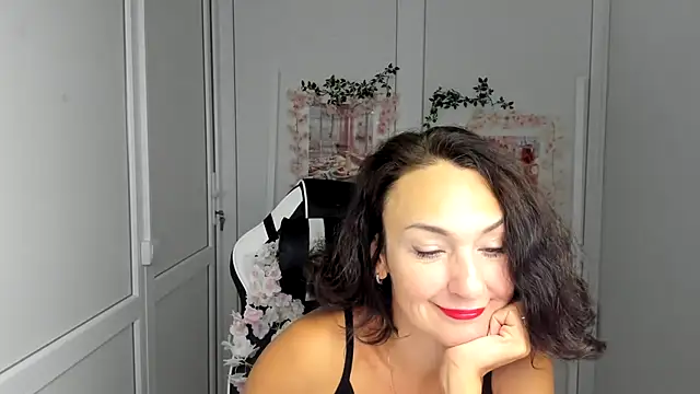 Snapshot of OliviaKateee chatting on 7, 8, 2026 OliviaKateee online show from 7, 8, 2026