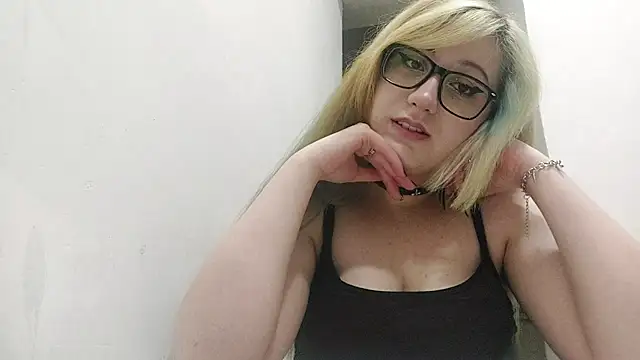 Snapshot of FeliniKatechini chatting on 23, 6, 2026 FeliniKatechini online show from 23, 6, 2026