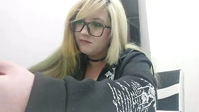 Snapshot of FeliniKatechini chatting on 29, 6, 2026 FeliniKatechini online show from 29, 6, 2026