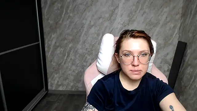 Reginasmilee online show from 7, 3, 2026