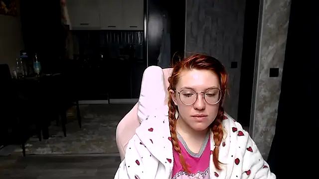 Reginasmilee online show from 28, 3, 2026