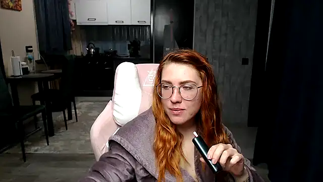 Reginasmilee online show from 18, 4, 2026