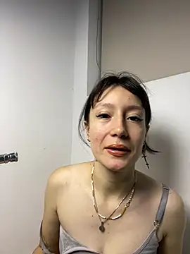 im lizzy17 online show from 7, 7, 2026