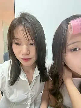 Snapshot of YY-1-1-1 chatting on 4, 7, 2026 YY-1-1-1 online show from 4, 7, 2026
