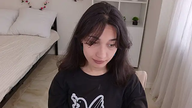 Snapshot of Eleonora_Sun chatting on 8, 7, 2026 Eleonora Sun online show from 8, 7, 2026