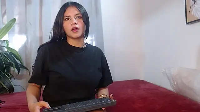 Snapshot of Kim_lowel chatting on 25, 6, 2026 Kim lowel online show from 25, 6, 2026