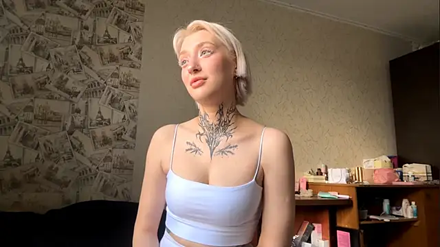 Snapshot of ElliFlower chatting on 24, 6, 2026 ElliFlower online show from 24, 6, 2026