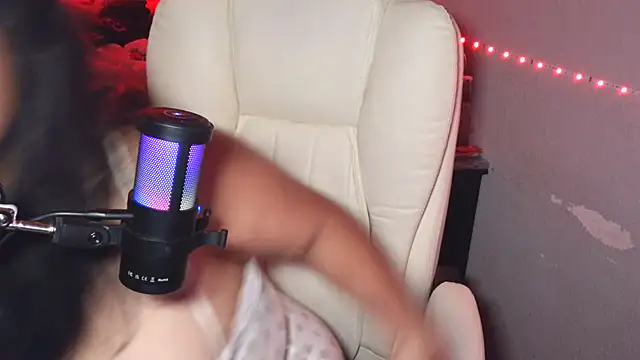 redlunabby online show from 25, 6, 2026