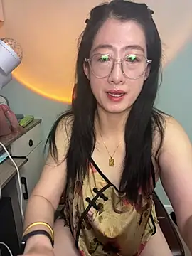 weiwei103 online show from 28, 6, 2026