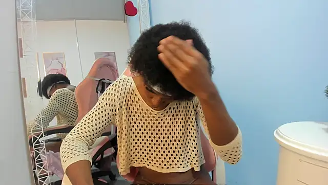 Ashley Naiara online show from 28, 6, 2026