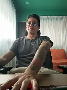 Snapshot of Andy_n_cat chatting on 1, 7, 2026 Andy n cat online show from 1, 7, 2026