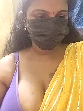 Snapshot of Poojitha-Queen chatting on 29, 6, 2026 Poojitha-Queen online show from 29, 6, 2026