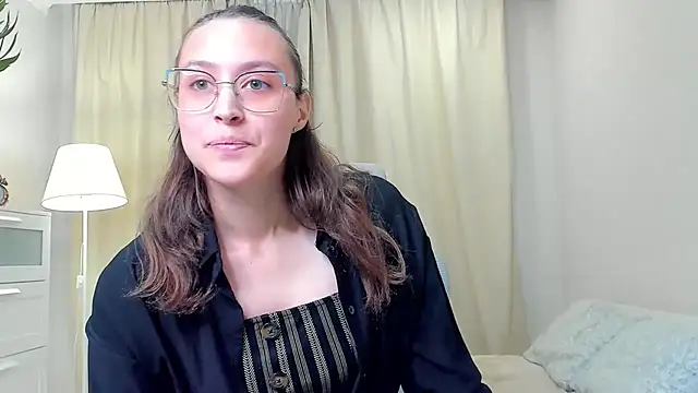VivianCoskrey online show from 30, 6, 2026
