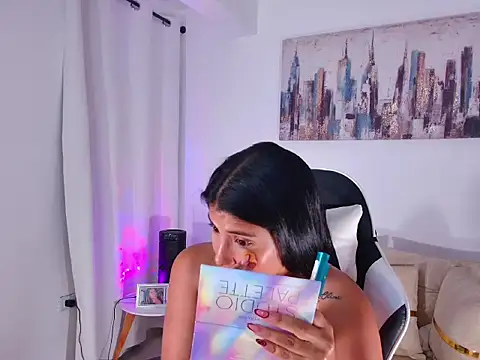 alejandraTulan online show from 2, 7, 2026