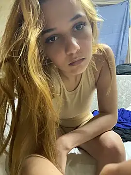 Snapshot of amandablonde49 chatting on 7, 7, 2026 amandablonde49 online show from 7, 7, 2026