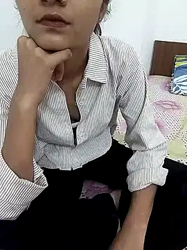 nadiya khan  online show from 6, 7, 2026