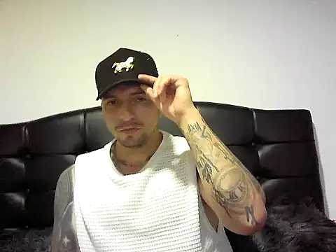 wolfgolden1 online show from 4, 7, 2026