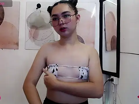 Snapshot of EtherealRae chatting on 20, 7, 2026 EtherealRae online show from 20, 7, 2026