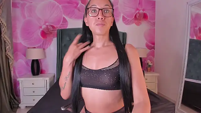 ISABELLA STARR online show from 8, 7, 2026