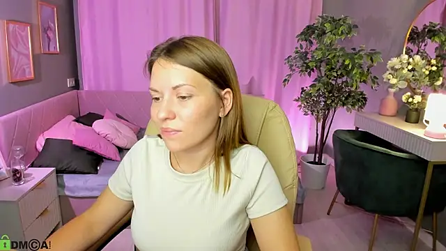 Kira Miragee online show from 14, 7, 2026