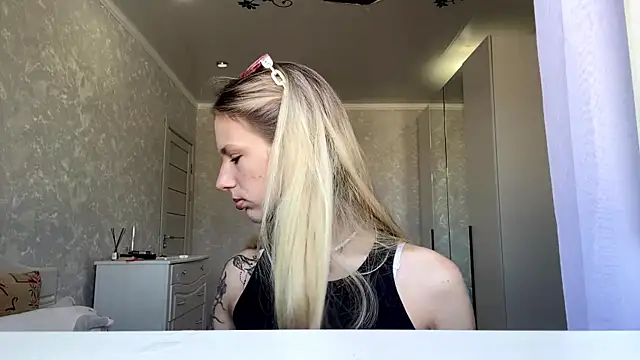 Snapshot of SashaSunnyShy chatting on 11, 7, 2026 SashaSunnyShy online show from 11, 7, 2026