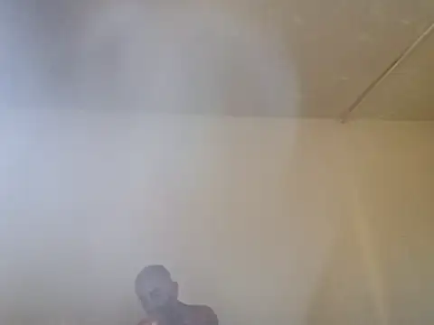 LA guy host online show from 15, 7, 2026