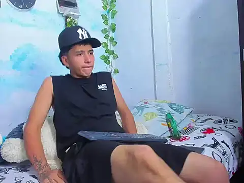 Snapshot of aaron_mercury_x chatting on 17, 7, 2026 aaron mercury x online show from 17, 7, 2026