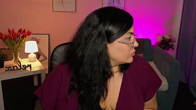 MiaCoollins online show from 14, 7, 2026