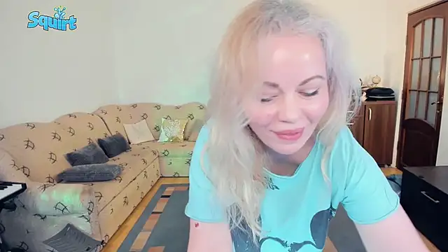 Snapshot of WhitneyLynn chatting on 15, 3, 2025 WhitneyLynn online show from 15, 3, 2025