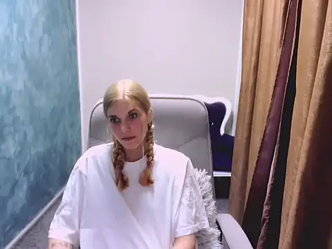 MysticLuna06 online show from 14, 7, 2026