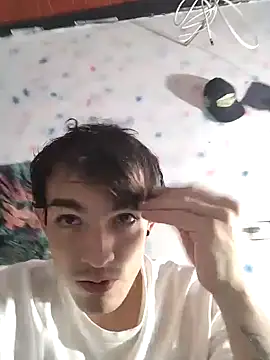 Snapshot of Desmon_maykiin chatting on 18, 7, 2026 Desmon maykiin online show from 18, 7, 2026