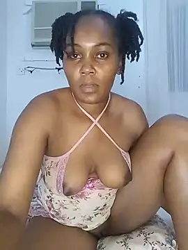 Snapshot of missleilah2015 chatting on 19, 7, 2026 missleilah2015 online show from 19, 7, 2026