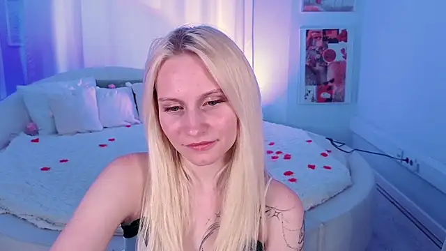 Snapshot of Rene_Avery chatting on 20, 7, 2026 Rene Avery online show from 20, 7, 2026