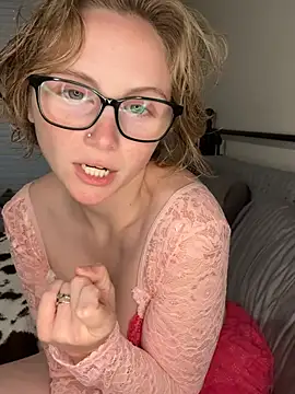 Kat peachyy26 online show from 25, 7, 2026