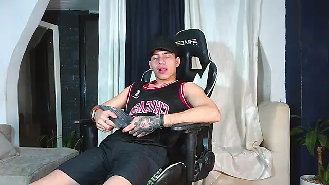 Dereek hott online show from 23, 7, 2026