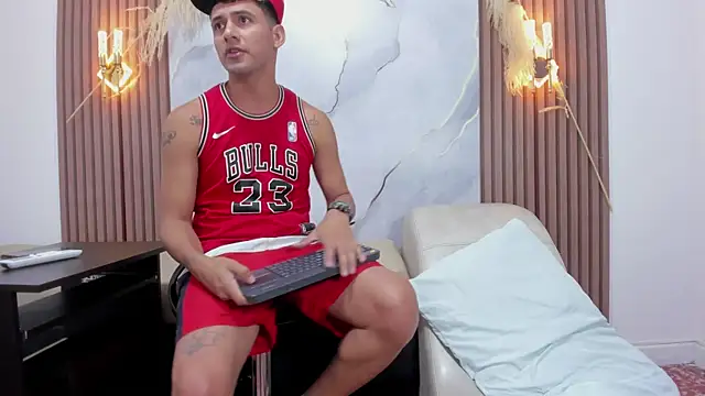 hotguyvictor online show from 31, 7, 2026