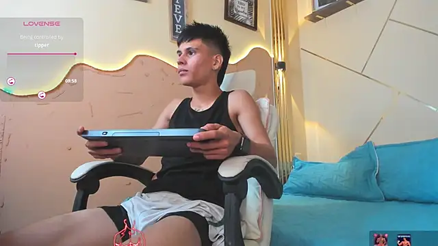Snapshot of Thiiago_xxx chatting on 25, 7, 2026 Thiiago xxx online show from 25, 7, 2026