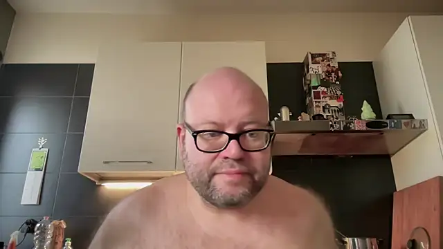 Snapshot of theitalianbear chatting on 1, 4, 2026 theitalianbear online show from 1, 4, 2026