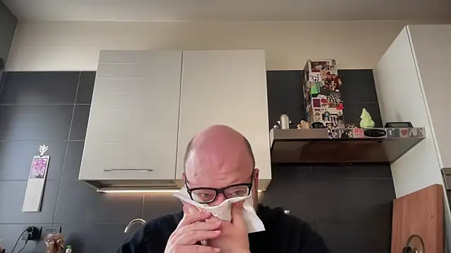 Snapshot of theitalianbear chatting on 4, 4, 2026 theitalianbear online show from 4, 4, 2026