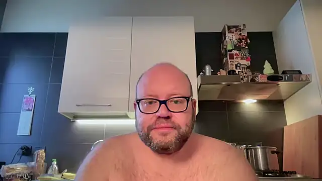 Snapshot of theitalianbear chatting on 14, 4, 2026 theitalianbear online show from 14, 4, 2026