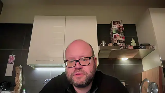Snapshot of theitalianbear chatting on 15, 4, 2026 theitalianbear online show from 15, 4, 2026