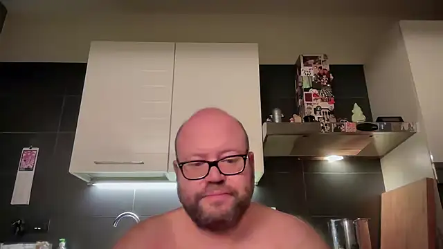 Snapshot of theitalianbear chatting on 16, 4, 2026 theitalianbear online show from 16, 4, 2026