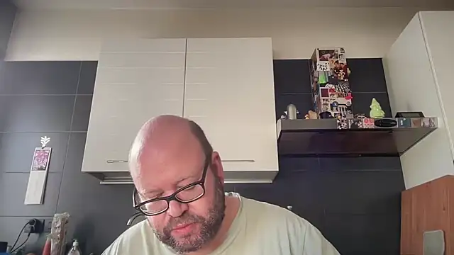 Snapshot of theitalianbear chatting on 18, 4, 2026 theitalianbear online show from 18, 4, 2026