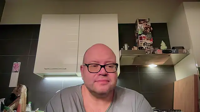 Snapshot of theitalianbear chatting on 28, 4, 2026 theitalianbear online show from 28, 4, 2026