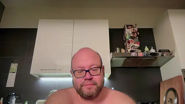 Snapshot of theitalianbear chatting on 16, 5, 2026 theitalianbear online show from 16, 5, 2026