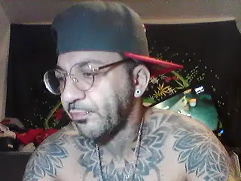 Snapshot of MagicStickBoy chatting on 12, 5, 2026 MagicStickBoy online show from 12, 5, 2026