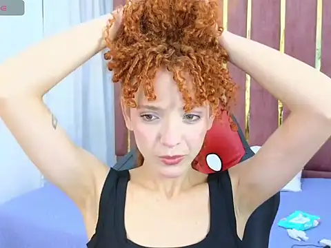 Kiaralovee02 online show from 3, 8, 2026