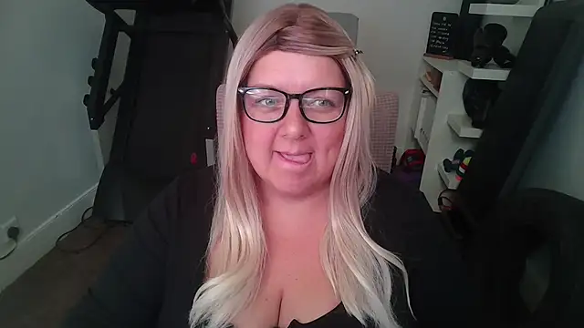 Snapshot of Blonde_Exclusive chatting on 31, 7, 2026 Blonde Exclusive online show from 31, 7, 2026