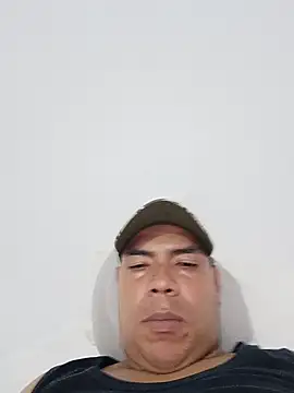 Andressuarezhk online show from 31, 7, 2026
