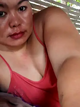 Snapshot of sweetpinay85 chatting on 9, 8, 2026 sweetpinay85 online show from 9, 8, 2026